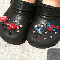 crocs in dolphin mall