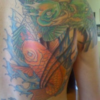 รูปภาพถ่ายที่ Massive Tattoo Studio โดย Michael K. เมื่อ 7/26/2011