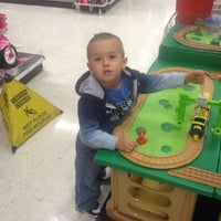 Photo taken at Toys&amp;quot;R&amp;quot;Us by Kevin B. on 10/22/2011