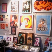 Foto tirada no(a) Can Pop Gallery &amp;amp; Shop por Pop R. em 3/27/2012