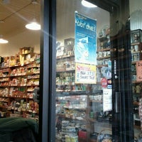 รูปภาพถ่ายที่ Oriental Pantry Grocery &amp; Gifts โดย Kushal D. เมื่อ 2/11/2012