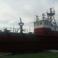Photo taken at Fireboat No. 1 by askmehfirst on 6/22/2012