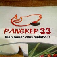 Photo taken at Pangkep 33 - Ikan Bakar Khas Makassar by Fiontine V. on 7/29/2012