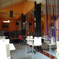 Photo taken at Restoran Waroeng Ma&amp;#39;kita by Shinsetsu P. on 6/1/2012