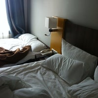 Photo taken at Holiday Inn Lyon - Vaise by Willeke on 7/20/2012