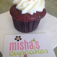 7/18/2012 tarihinde Jessica G.ziyaretçi tarafından Misha&#39;s Cupcakes'de çekilen fotoğraf