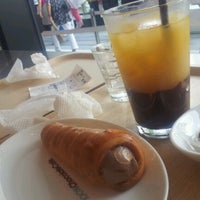 Photo taken at 100% Chocolate Cafe.  東京スカイツリータウン・ソラマチ店 by Kara P. on 6/30/2012