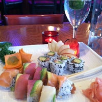 Foto scattata a Sushi Mono da Shayne M. il 4/12/2012