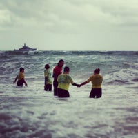 รูปภาพถ่ายที่ Surf Steps โดย Jaz E. เมื่อ 8/29/2012