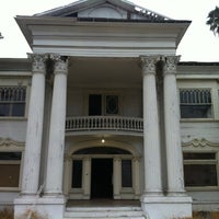 Photo taken at Beckett Mansion by Cristy on 8/23/2012