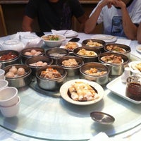 Снимок сделан в Kirin Court Chinese Restaurant пользователем Samuel O. 6/3/2012