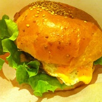 Photo taken at ZEST PREMIUM BURGER by Noritada K. on 2/19/2012