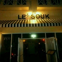 Photo prise au Le Souk Hookah Bar &amp;amp; Lounge par Gordan (Jack) M. le7/28/2012