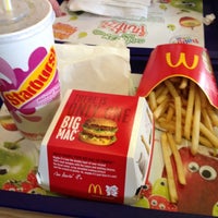Foto tirada no(a) McDonald&amp;#39;s por Inês E. em 6/20/2012