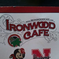 Foto tomada en Ironwood Café Westlake  por Patrick M. el 9/11/2011