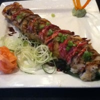 Снимок сделан в Kinki Asian Fusion Sushi пользователем Shannon M. 7/31/2011