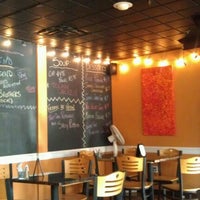 10/22/2011 tarihinde Israel L.ziyaretçi tarafından Huntington Street Cafe'de çekilen fotoğraf