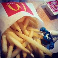 Снимок сделан в McDonald&#39;s пользователем Mara M. 11/25/2011
