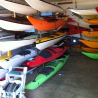 รูปภาพถ่ายที่ Puddledockers Kayak Shop โดย Curtis เมื่อ 6/19/2012