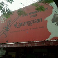 Photo taken at Toko Kemanggisan (ToKem) by Abdul A. on 9/2/2011