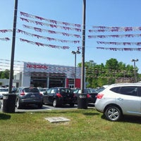 Foto tirada no(a) Vaden Nissan por GaySavannah O. em 4/9/2012