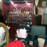 2/29/2012 tarihinde Thomas B.ziyaretçi tarafından Pia&amp;#39;s Sports Bar &amp;amp; Grill'de çekilen fotoğraf