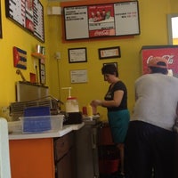 8/3/2012 tarihinde Bill H.ziyaretçi tarafından Caliente Cuban Sandwich'de çekilen fotoğraf