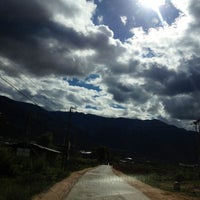 Photo taken at Uma paro by Dress for the Date on 6/29/2012