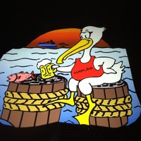 รูปภาพถ่ายที่ Pelican Larry’s Raw Bar &amp;amp; Grill -  Davis Blvd โดย Sandy M. เมื่อ 1/29/2012