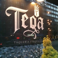 รูปภาพถ่ายที่ Teqa โดย Rhi P. เมื่อ 2/18/2012