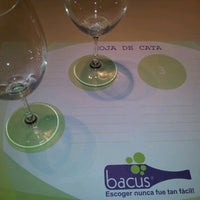 รูปภาพถ่ายที่ Bacus - Angel โดย Jose E. เมื่อ 6/9/2012