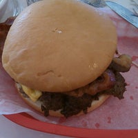 Photo prise au Schoop&#39;s Hamburgers par Jon P. le2/8/2011