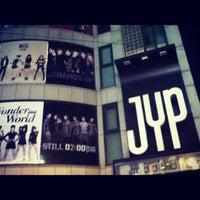 Снимок сделан в JYP Entertainment пользователем Nugybbiiz A. 11/16/2011