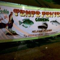 Review Warung Tepi Sungai