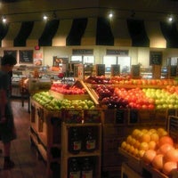 Foto tomada en The Fresh Market  por Te-ge B. el 9/30/2011