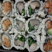 Foto tomada en SoHo Sushi  por Noah W. el 2/23/2012