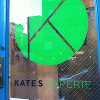 รูปภาพถ่ายที่ Kate&amp;#39;s Paperie โดย Katie K. เมื่อ 4/3/2012