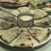 Das Foto wurde bei Shalimar Restaurant von Amber T. am 12/23/2011 aufgenommen