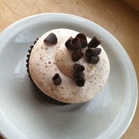 รูปภาพถ่ายที่ Cupcake โดย Alissa F. เมื่อ 4/5/2012