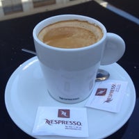 รูปภาพถ่ายที่ Rosso Cafè โดย Salvador P. เมื่อ 8/6/2012