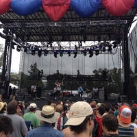 Das Foto wurde bei Which Stage at Bonnaroo Music &amp;amp; Arts Festival von Bobby W. am 6/10/2012 aufgenommen