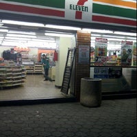 Photo taken at 7- Eleven by Andre V. on 1/17/2012