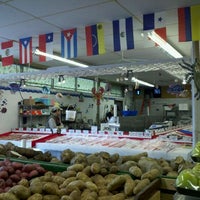9/24/2011にStephanie K.がInternational Farmers Marketで撮った写真