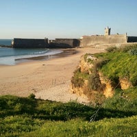 Foto diambil di Passeio Marítimo de Oeiras oleh Paula M. pada 1/21/2012