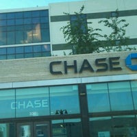 Photo taken at Chase Bank by Belinda C. on 8/27/2011