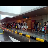 Photo taken at Taxi Stand @ VivoCity by Miguel B. on 11/13/2011
