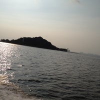 Photo taken at Pulau Merambong, Gelang Patah by Hafiz on 2/22/2012
