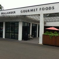 รูปภาพถ่ายที่ Jamie Hollander Gourmet Foods โดย Ryan M. เมื่อ 6/18/2012