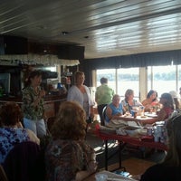 Das Foto wurde bei Scugog Island Cruises von Sue S. am 6/29/2012 aufgenommen
