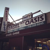 รูปภาพถ่ายที่ Bagel Oasis โดย David S. เมื่อ 2/10/2012